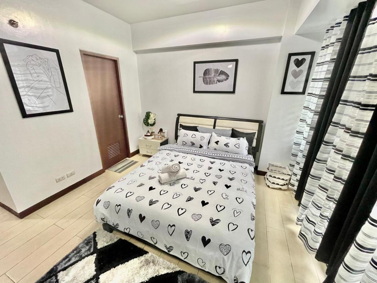 Two Palm Tree Villas Pasay Exteriör bild