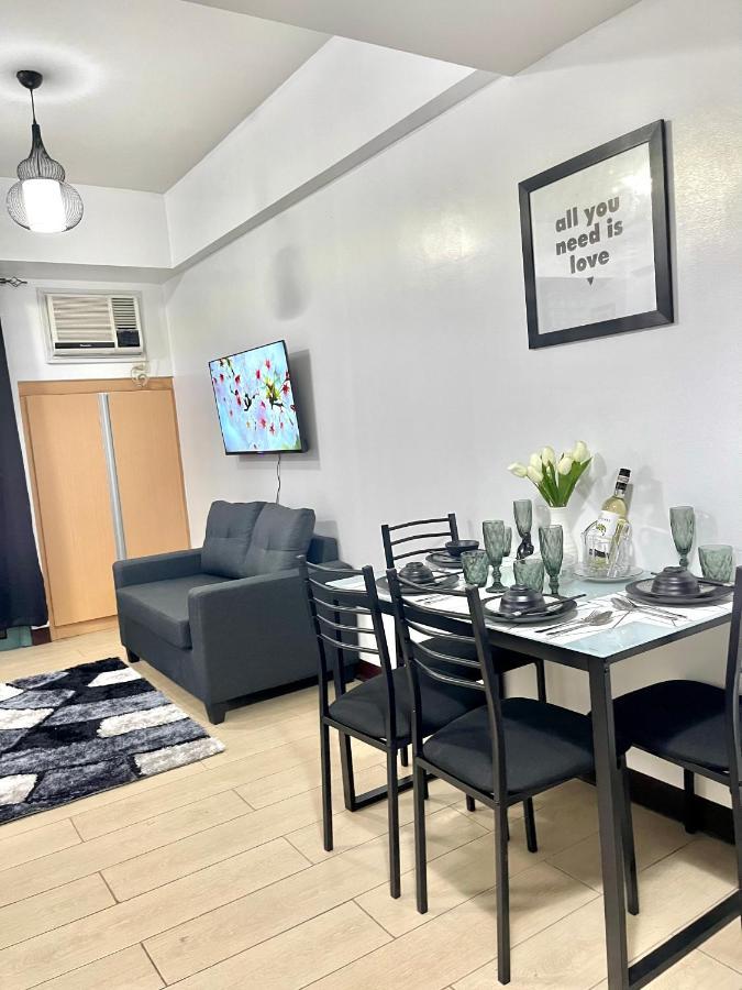 Two Palm Tree Villas Pasay Exteriör bild