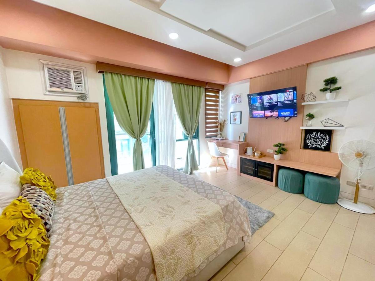 Two Palm Tree Villas Pasay Exteriör bild