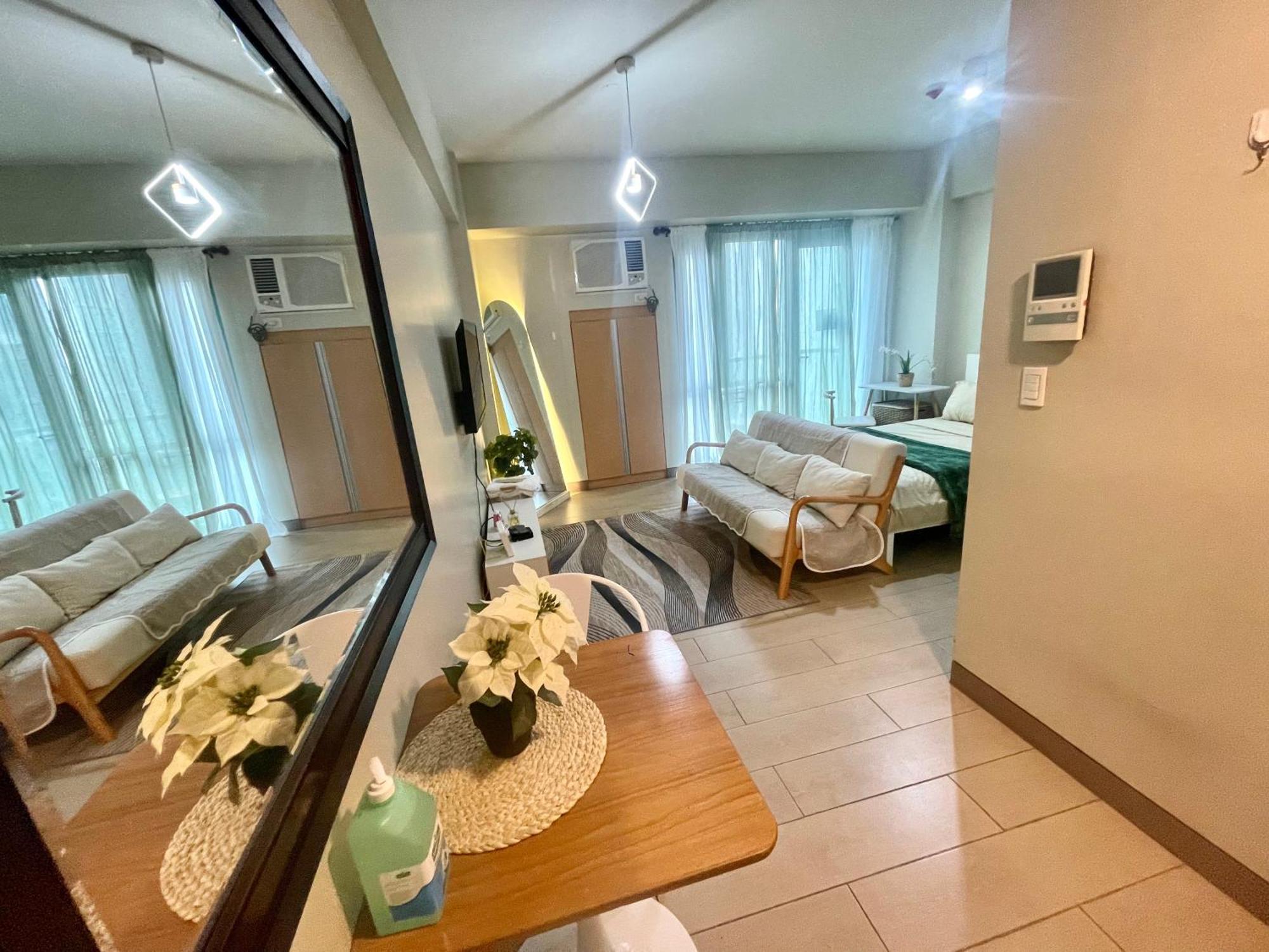 Two Palm Tree Villas Pasay Exteriör bild