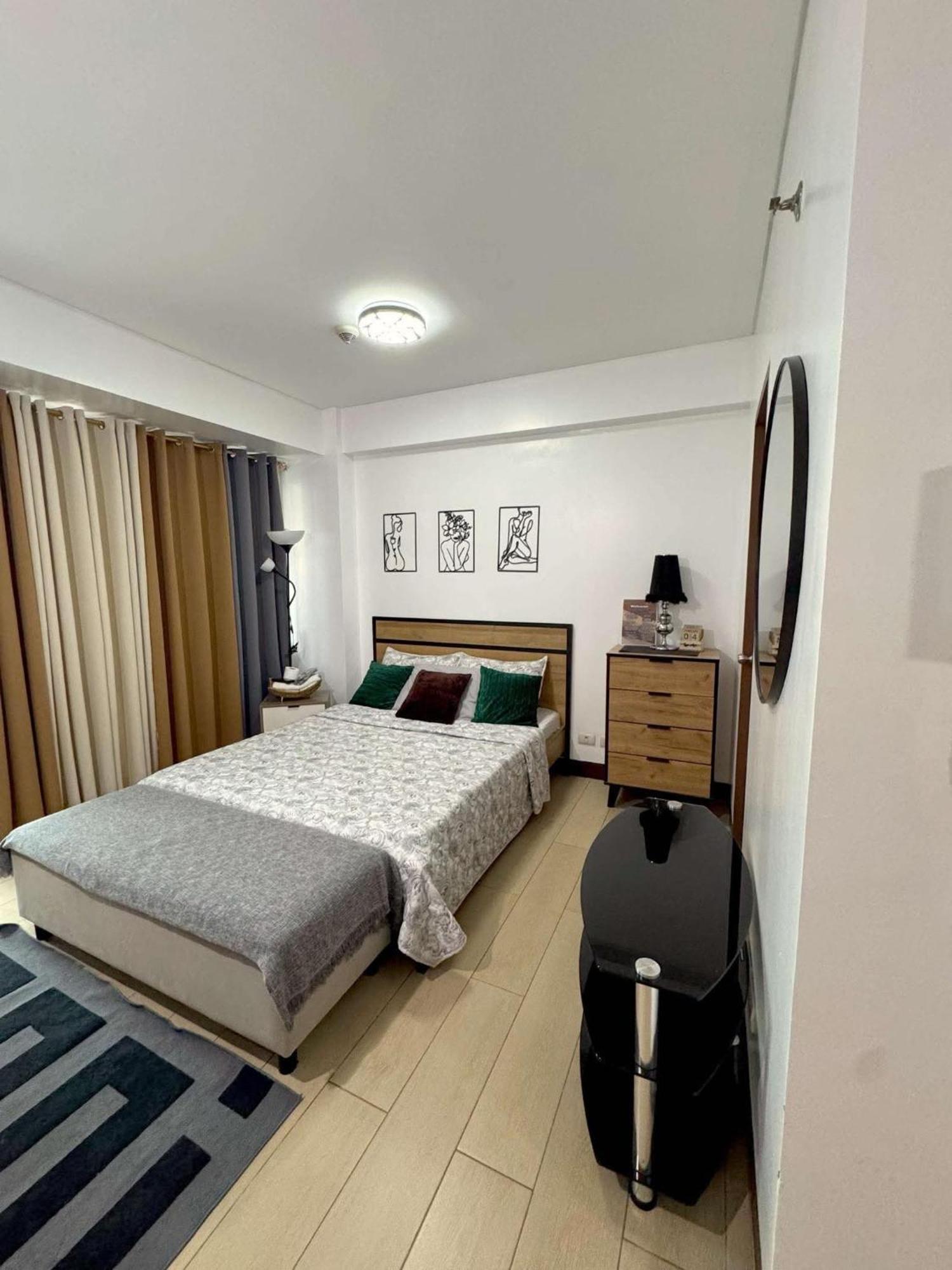 Two Palm Tree Villas Pasay Exteriör bild